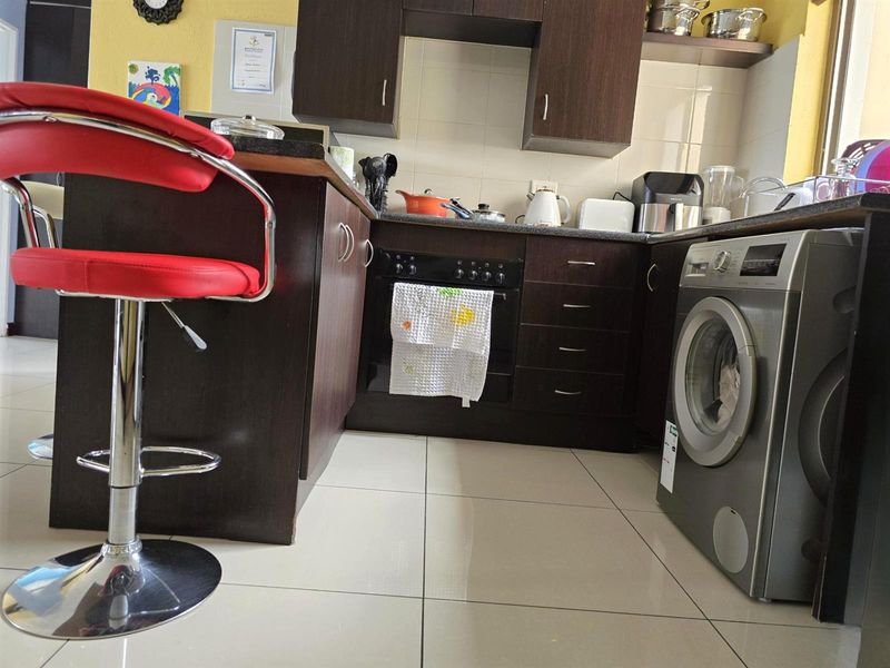 Super Secure and well located - Photo 7