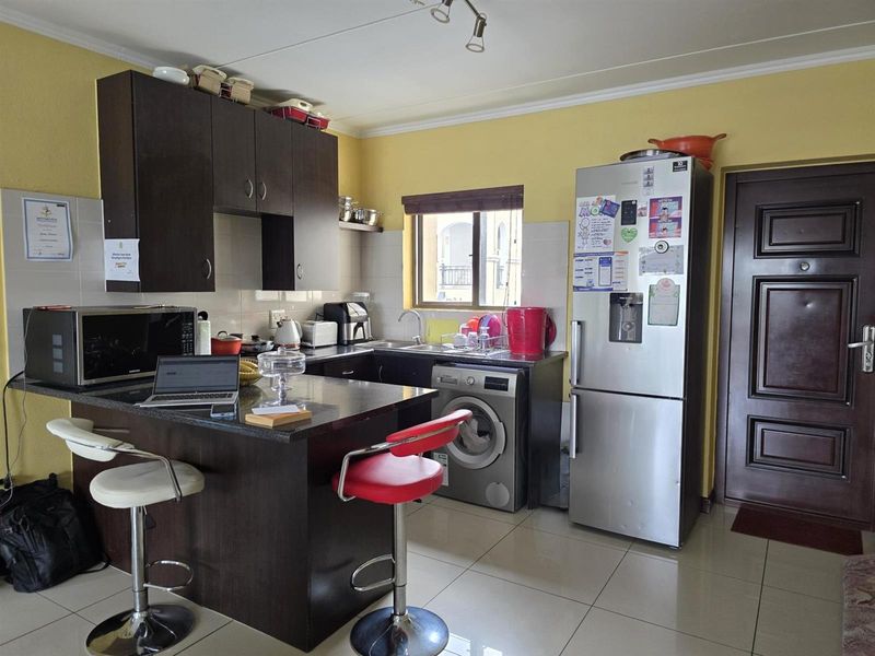 Super Secure and well located - Photo 6