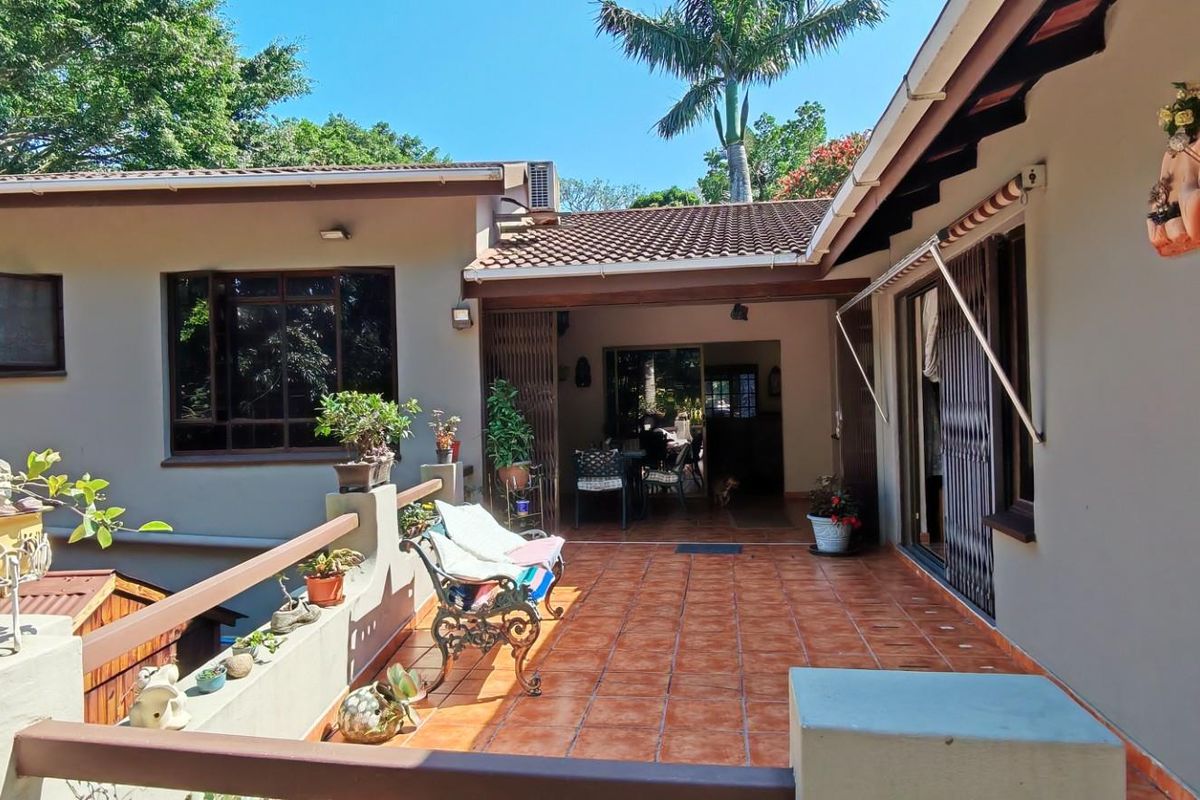 Spacious family home For Sale in Southbroom, KwaZulu Natal - Photo 4