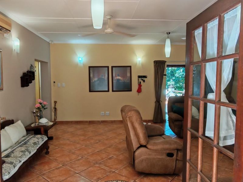 Spacious family home For Sale in Southbroom, KwaZulu Natal - Photo 6