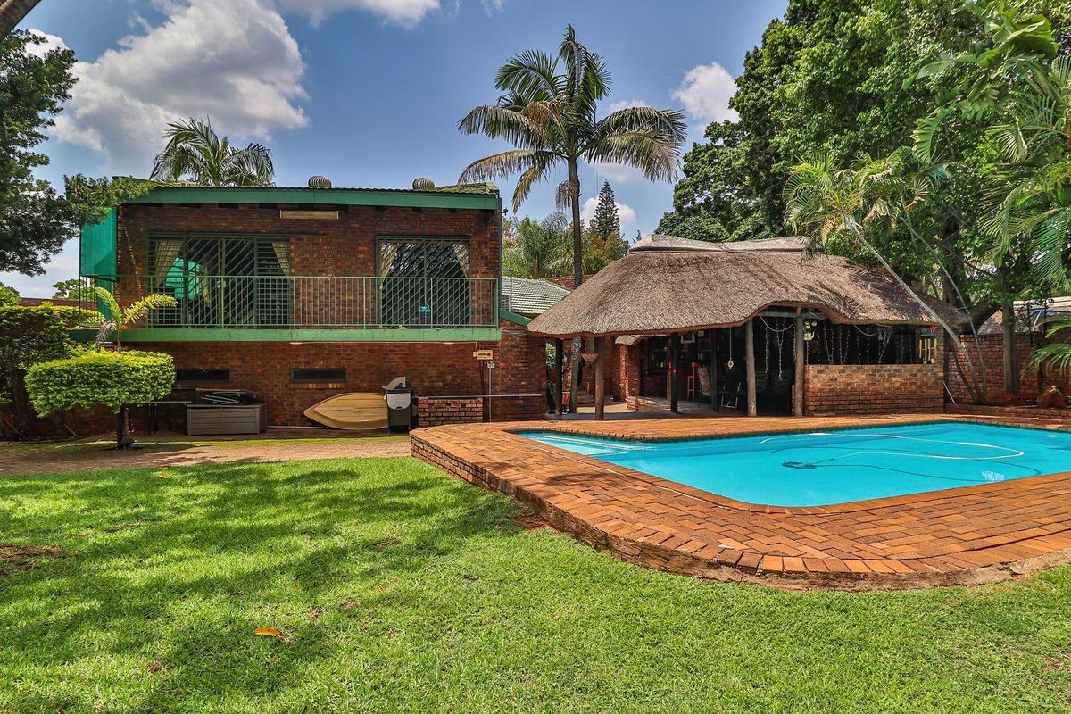 ABSOLUTE BARGAIN - MODERN RUSTIC BRICK FAMILY HOME FOR SALE - NINAPARK - Photo 2