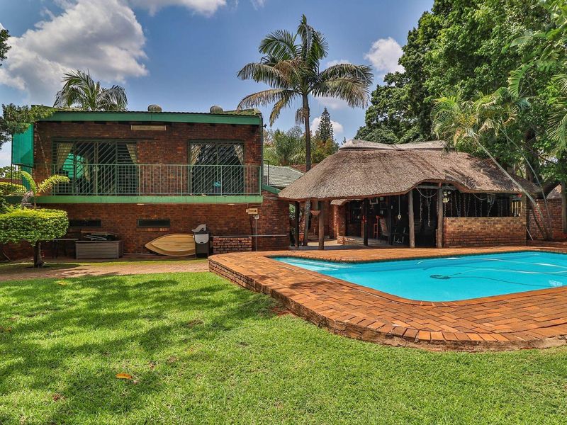 ABSOLUTE BARGAIN - MODERN RUSTIC BRICK FAMILY HOME FOR SALE - NINAPARK - Photo 2
