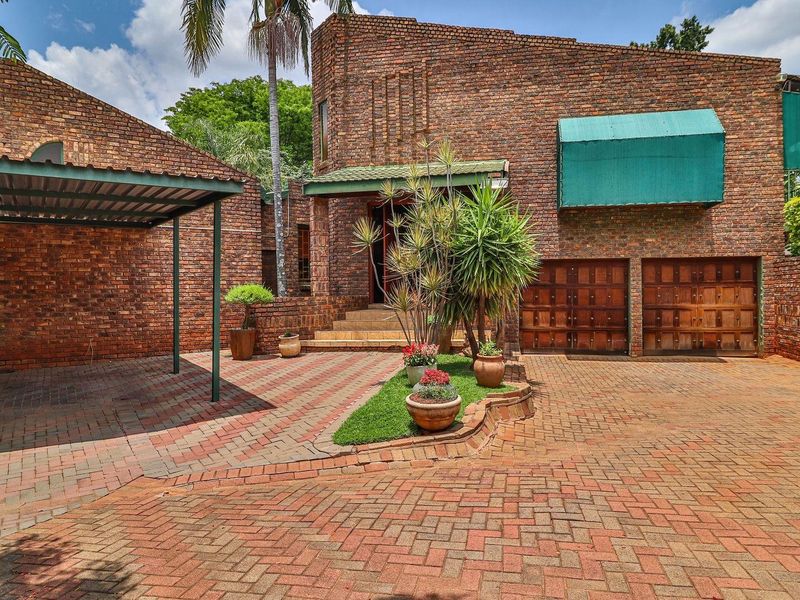 ABSOLUTE BARGAIN - MODERN RUSTIC BRICK FAMILY HOME FOR SALE - NINAPARK - Photo 3