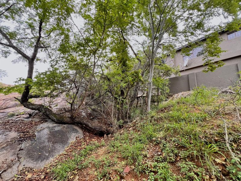 Vacant stand in Sonheuwel Ext1 - Photo 3