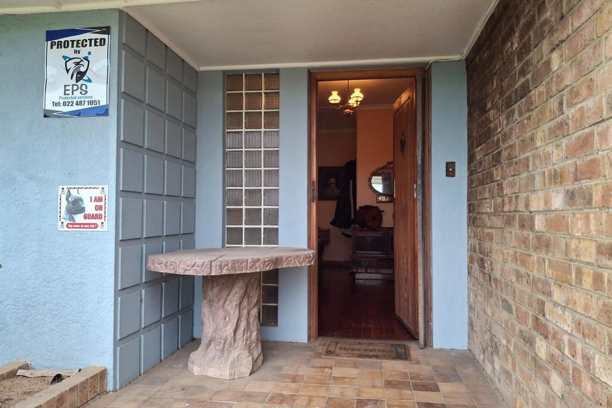 3 Bedroom Home for Sale in Bergzicht - Photo 3