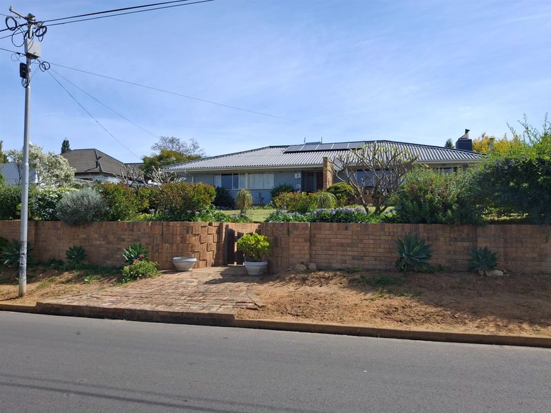 3 Bedroom Home for Sale in Bergzicht - Photo 2