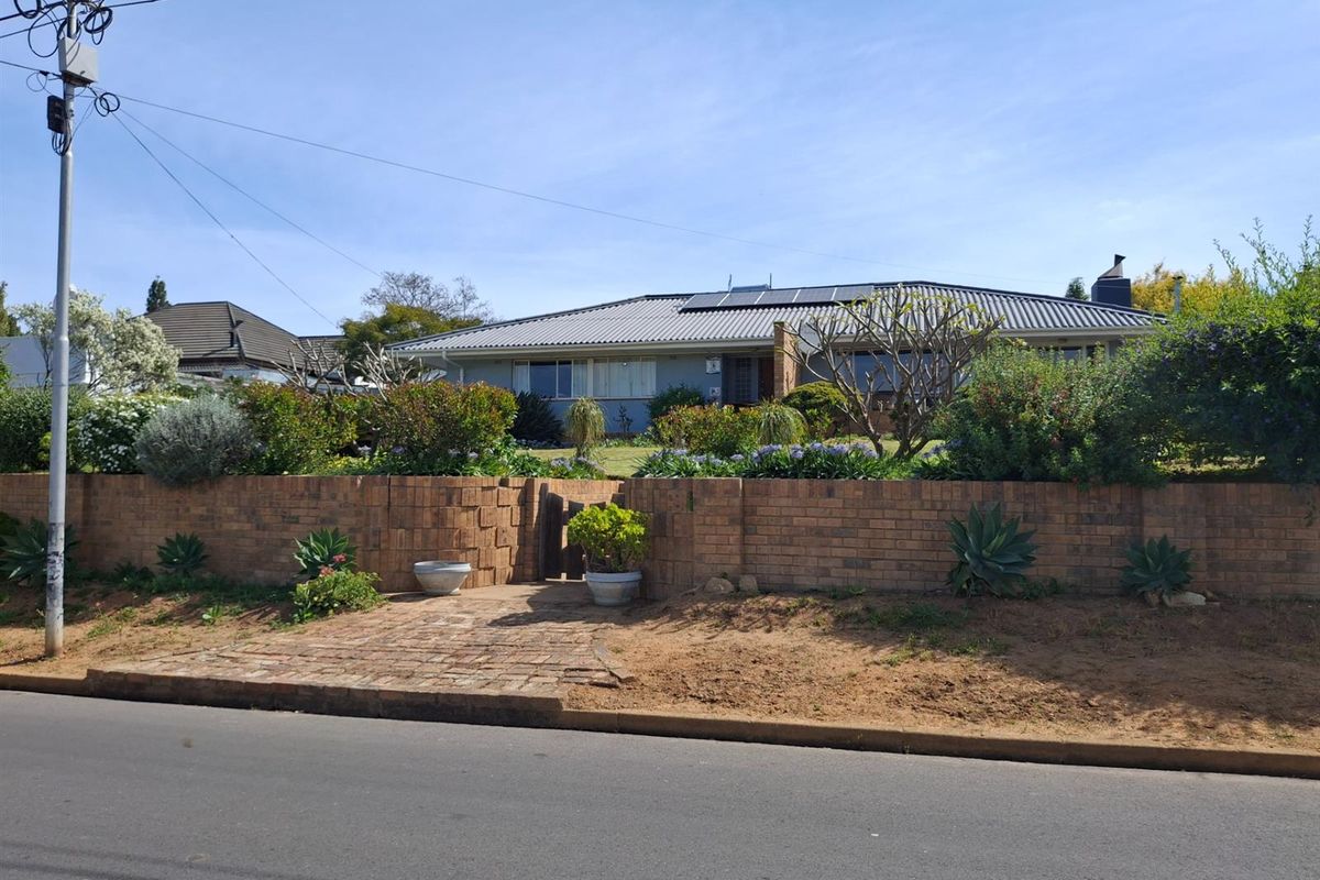 3 Bedroom Home for Sale in Bergzicht - Photo 2