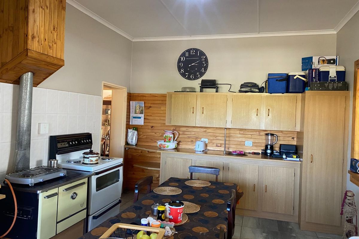 Full of character and possibility - Photo 5