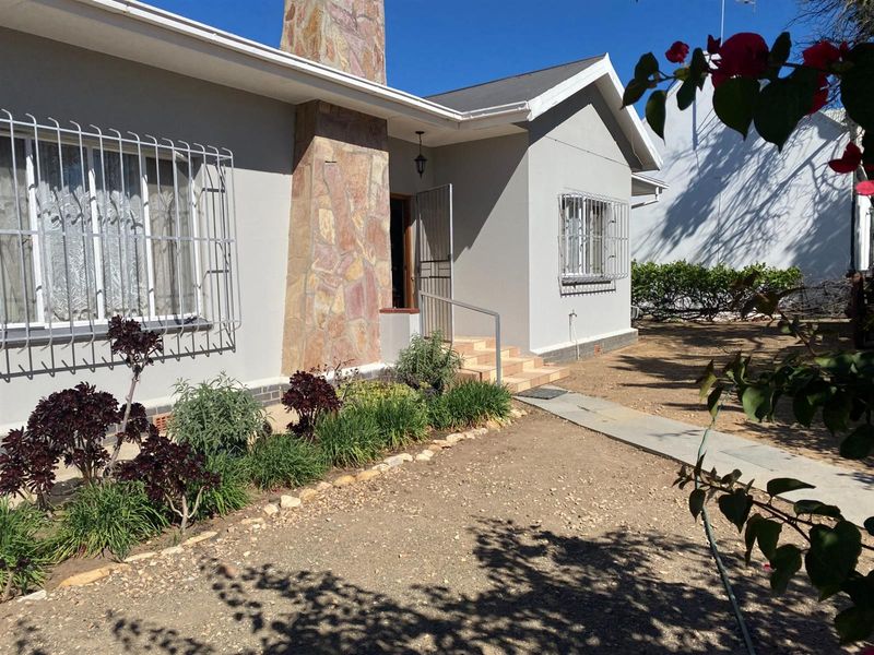 Full of character and possibility - Photo 3