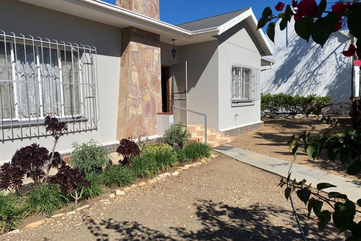 Full of character and possibility - Photo 3