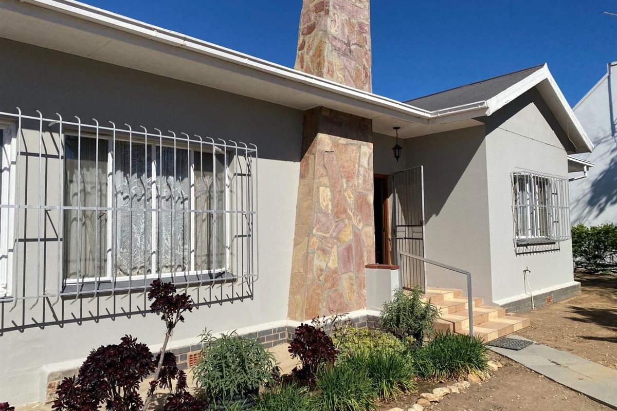 Full of character and possibility - Photo 2