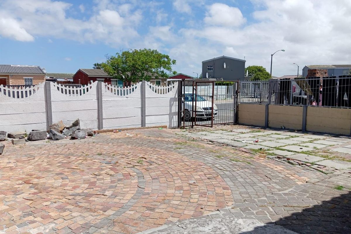 For Sale in Belhar - 3-Bedroom Home - Photo 3