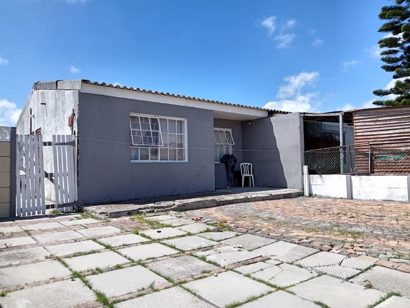 For Sale in Belhar - 3-Bedroom Home - Photo 2