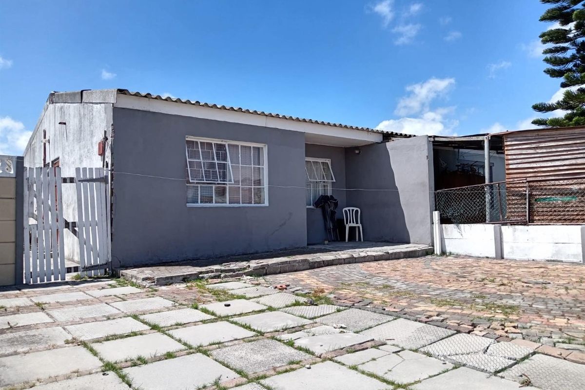 For Sale in Belhar - 3-Bedroom Home - Photo 2