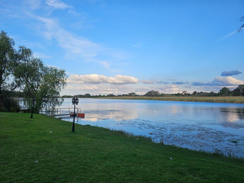 A home to touch the soul in exclusive estate. - Photo 2