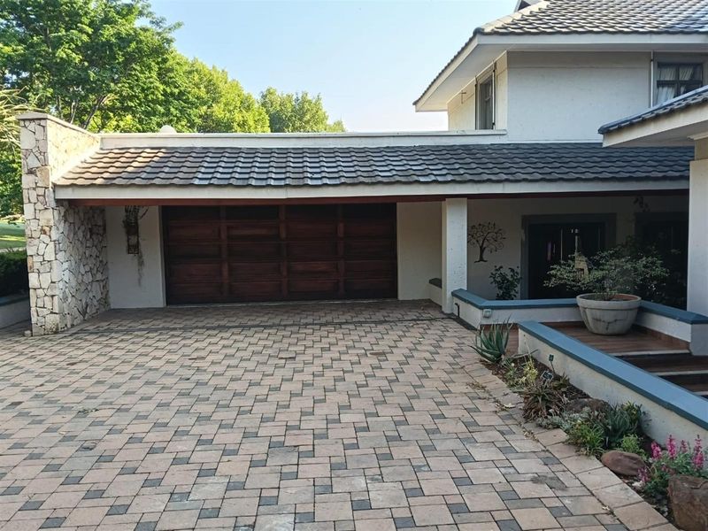 A home to touch the soul in exclusive estate. - Photo 5