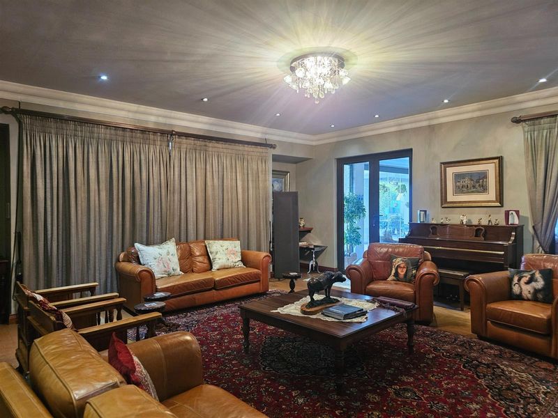 A home to touch the soul in exclusive estate. - Photo 9