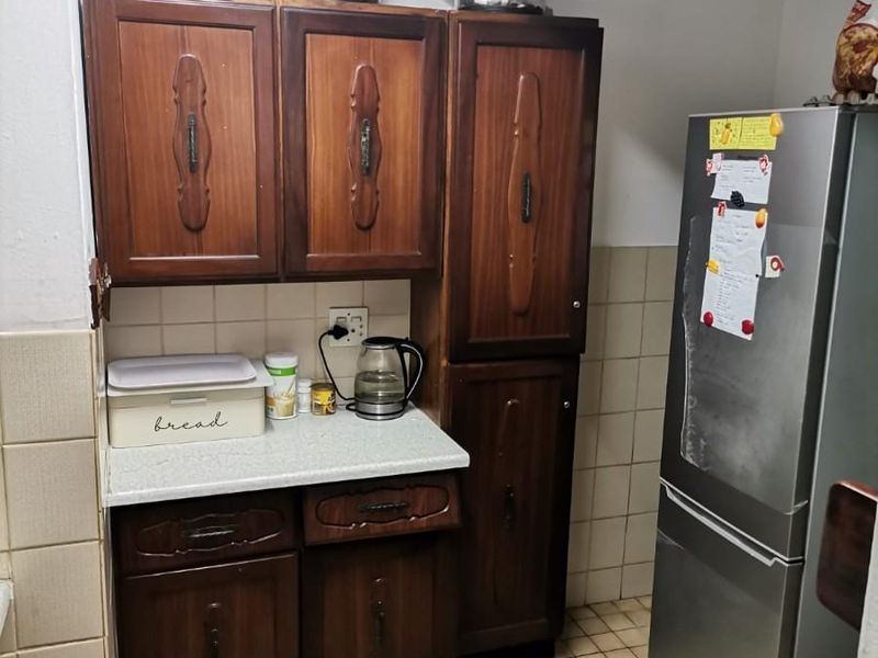 Newly Renovated Spacious 2-bedroom Apartment in Durban Central - Photo 10