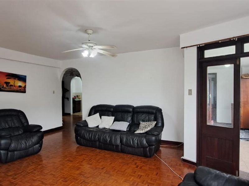 Newly Renovated Spacious 2-bedroom Apartment in Durban Central - Photo 7
