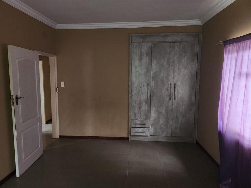 Beautifully Designed Family Home with Dual En-Suites and Modern Flair - Photo 7