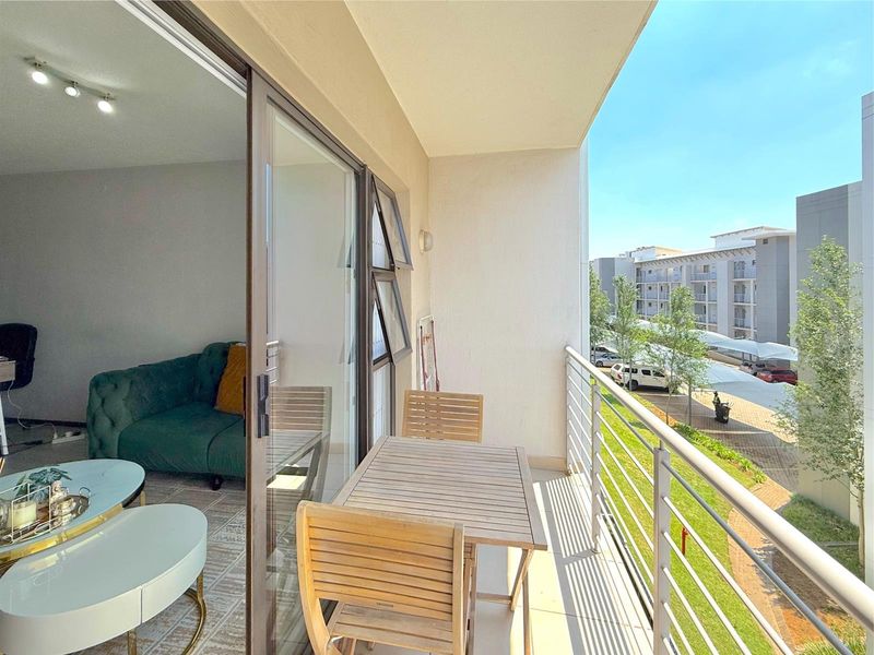 Modern Luxury Living in the Heart of Fourways - Photo 4