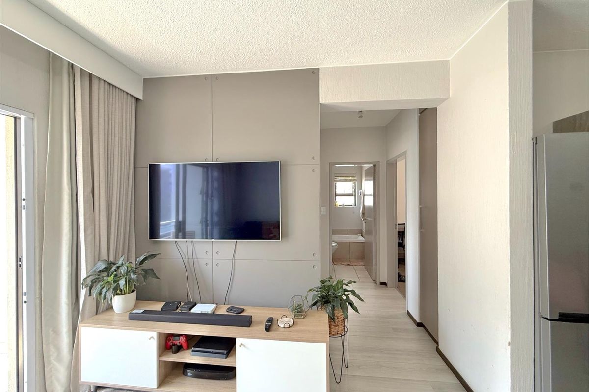 Modern Luxury Living in the Heart of Fourways - Photo 5