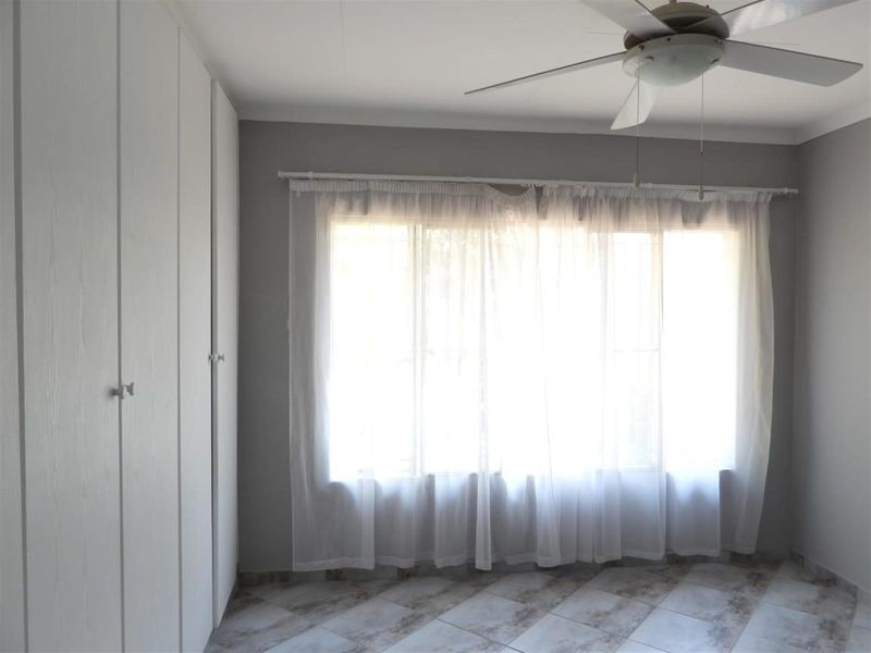 Modern Elegance Meets Effortless Living in an Exclusive Complex - Photo 8