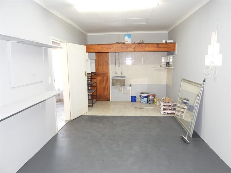 Modern Elegance Meets Effortless Living in an Exclusive Complex - Photo 10