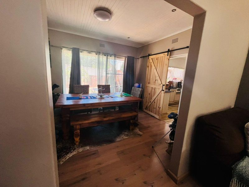 A Charming Family Home is For Sale in Sasolburg Central, Sasolburg - Photo 6