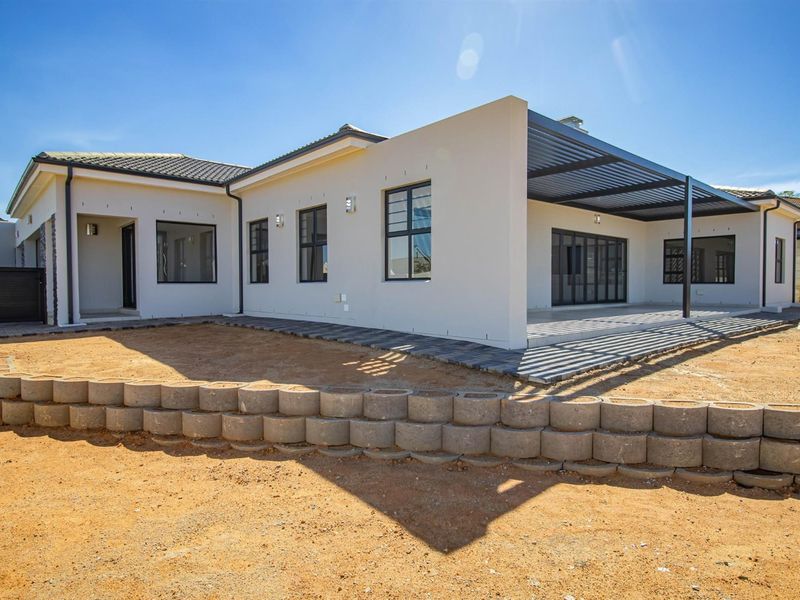 New 4 Bedroom Modern Home for Sale in Tafelzicht - Photo 2