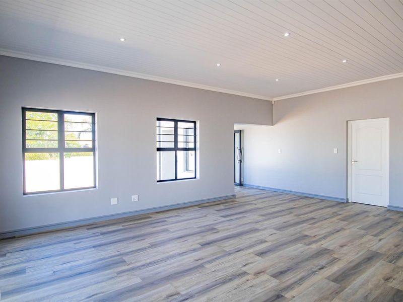 New 4 Bedroom Modern Home for Sale in Tafelzicht - Photo 4