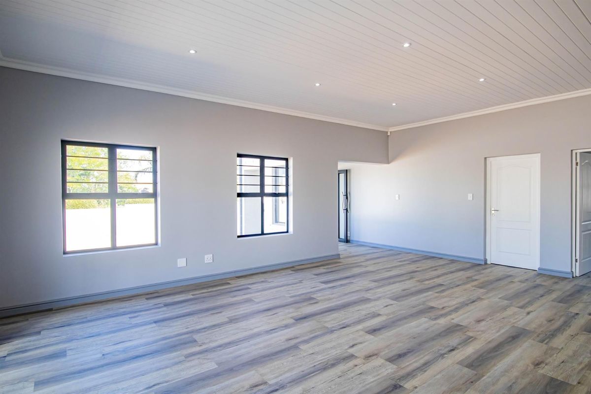 New 4 Bedroom Modern Home for Sale in Tafelzicht - Photo 4