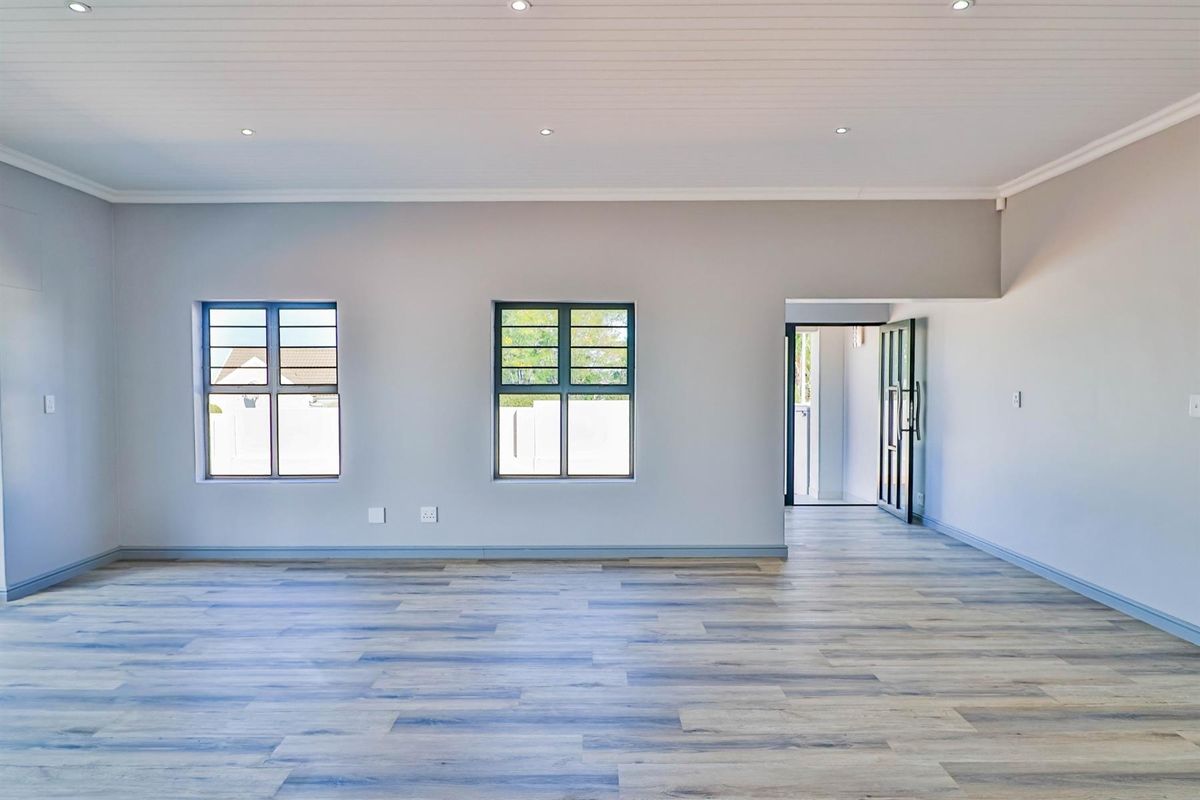 New 4 Bedroom Modern Home for Sale in Tafelzicht - Photo 3