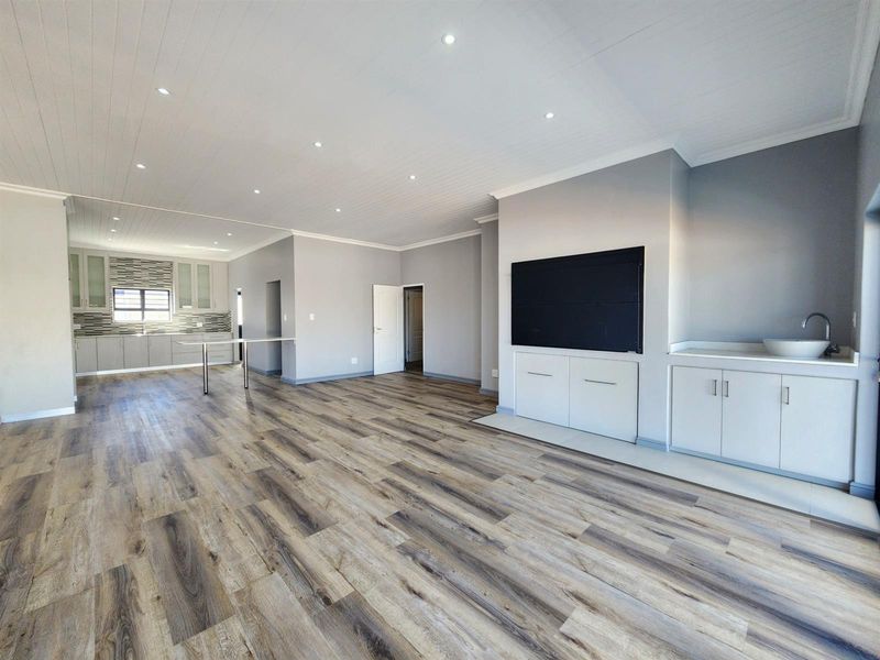 New 4 Bedroom Modern Home for Sale in Tafelzicht - Photo 8