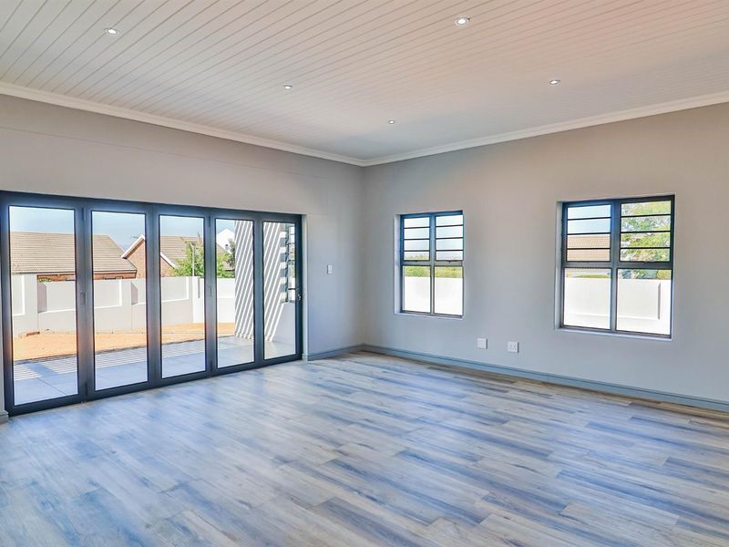 New 4 Bedroom Modern Home for Sale in Tafelzicht - Photo 5