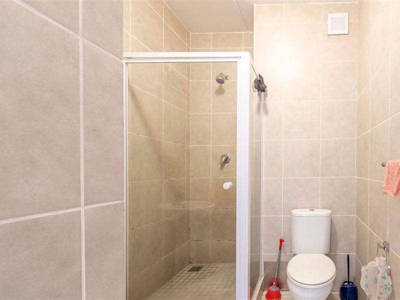 2 Bedroom Apartment for Sale - Photo 7