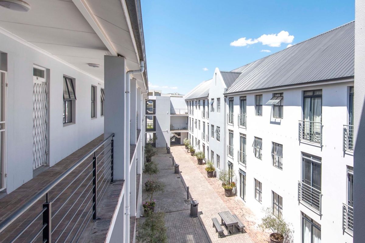 2 Bedroom Apartment for Sale - Photo 4