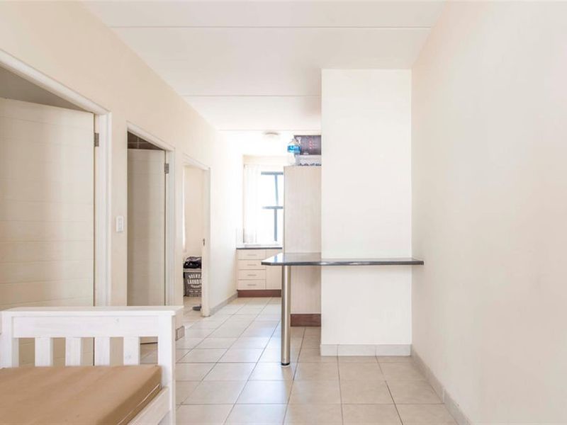 2 Bedroom Apartment for Sale - Photo 5