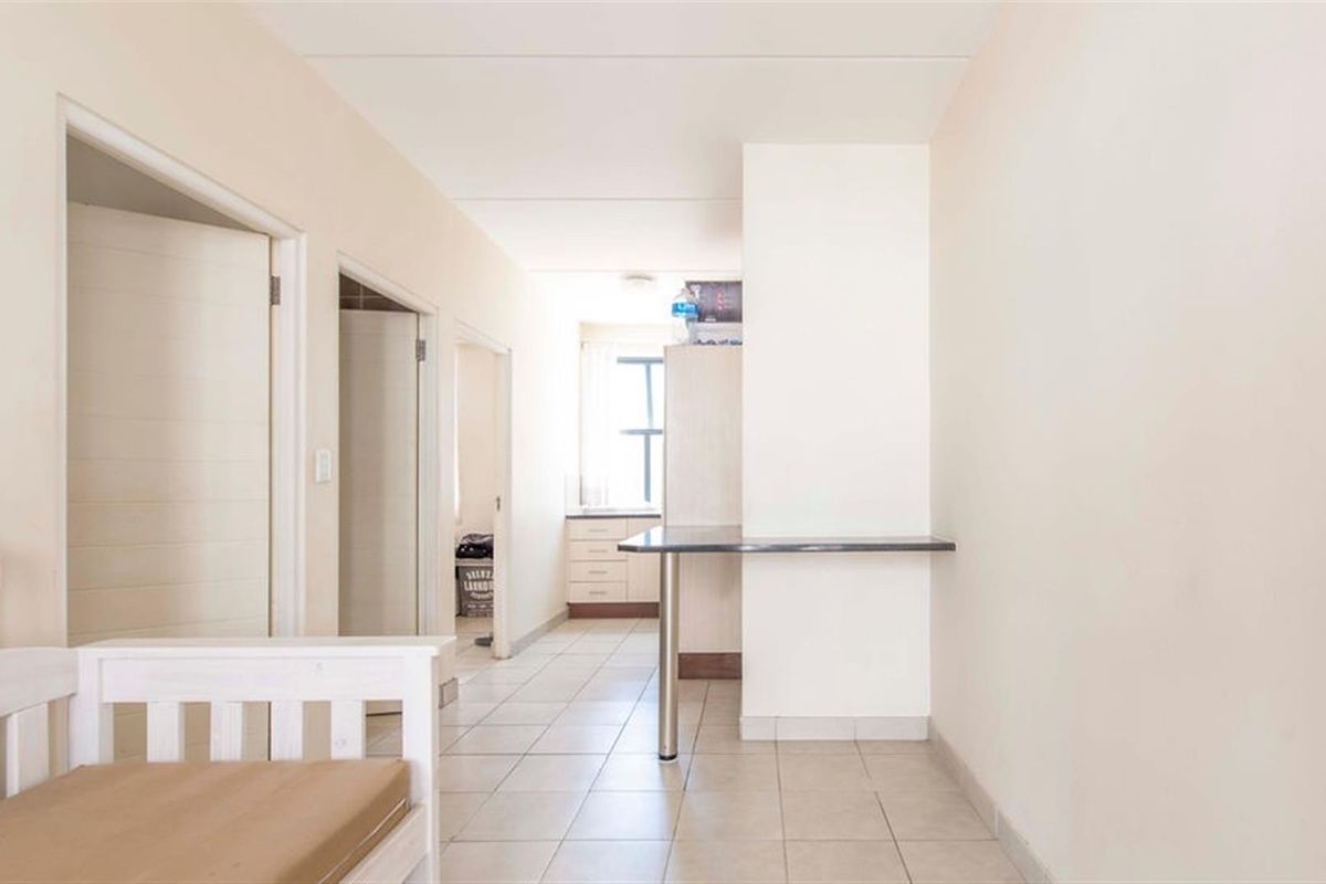 2 Bedroom Apartment for Sale - Photo 5