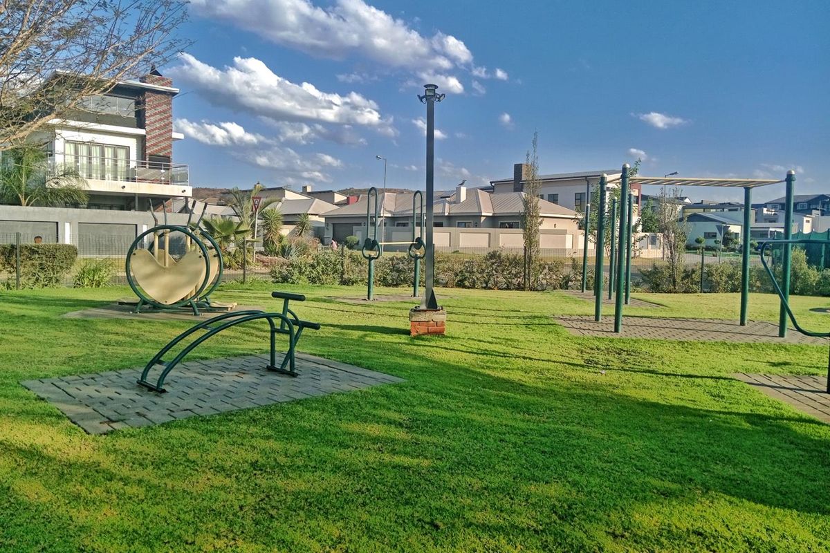 Elegant 3-Bedroom Double-Storey Home with Double Garage in Secure Montana Estate - Photo 5