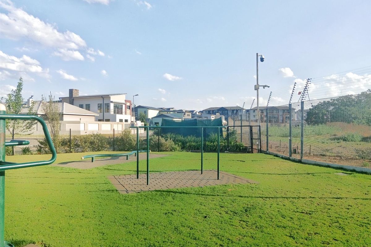 Elegant 3-Bedroom Double-Storey Home with Double Garage in Secure Montana Estate - Photo 3