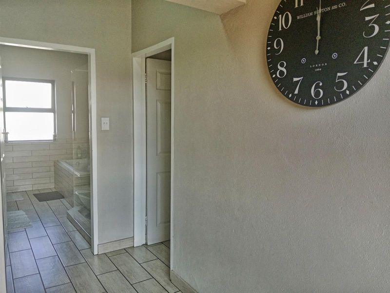 Elegant 3 Bedroom Double Storey Home with Double Garage in Secure Estate for Sale - Photo 10