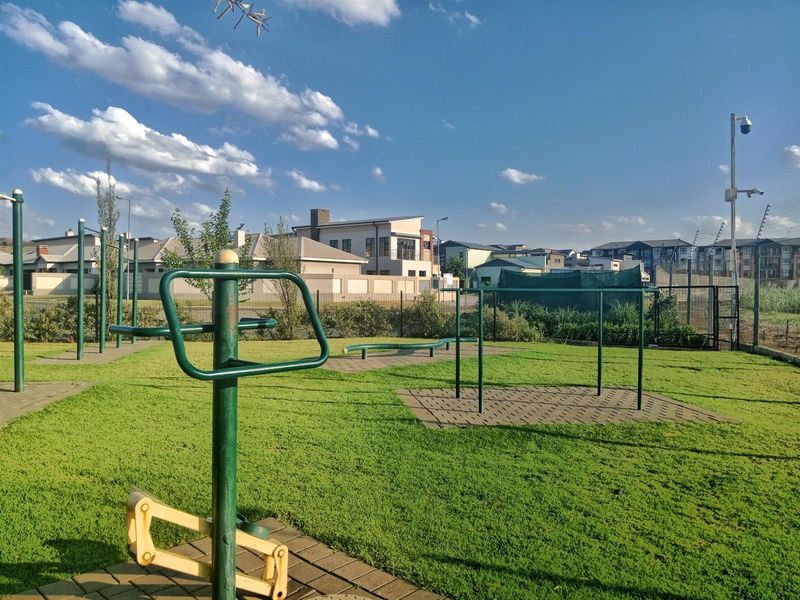 Elegant 3 Bedroom Double Storey Home with Double Garage in Secure Estate for Sale - Photo 5