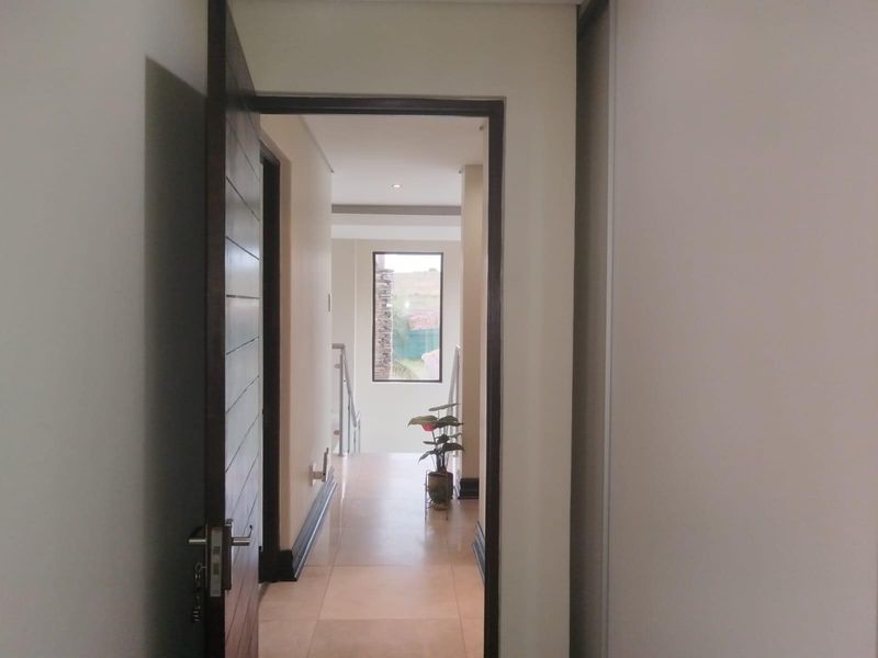 House For Sale in Bankenveld Golf Estate, Bankenveld, Witbank - Photo 4
