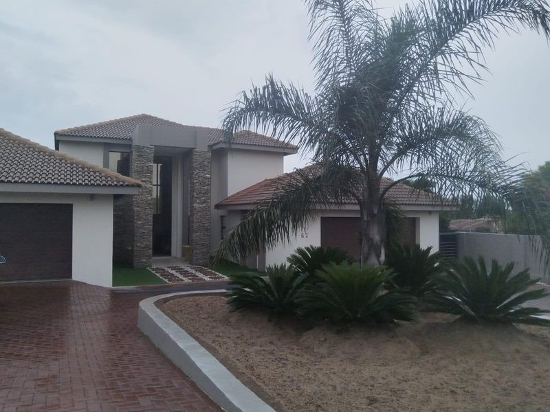 House For Sale in Bankenveld Golf Estate, Bankenveld, Witbank - Photo 2