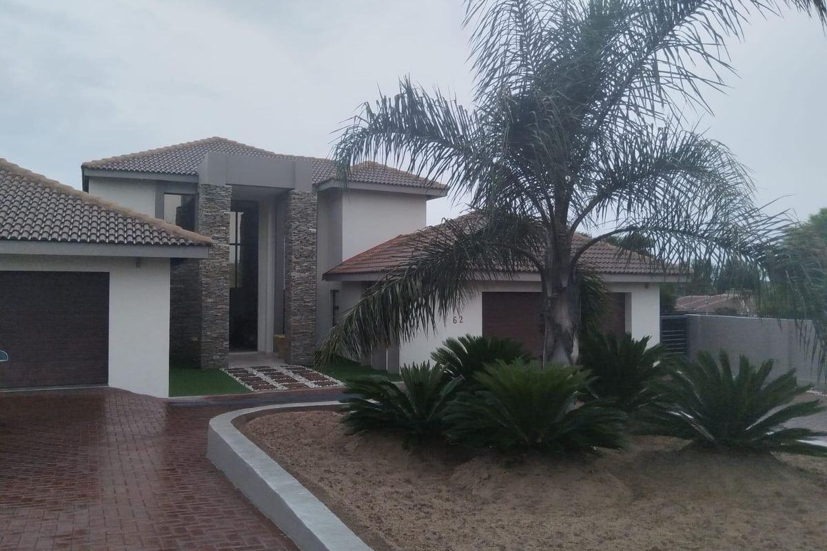 House For Sale in Bankenveld Golf Estate, Bankenveld, Witbank - Photo 2