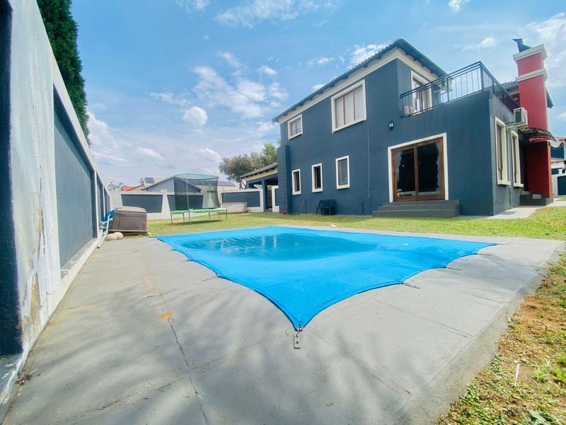 House For Sale in Thatchfield Close Estate, Centurion - Photo 2