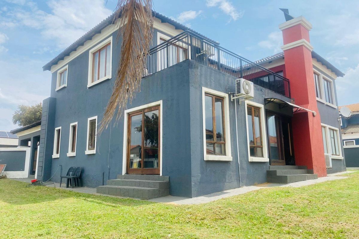 House For Sale in Thatchfield Close Estate, Centurion - Photo 3