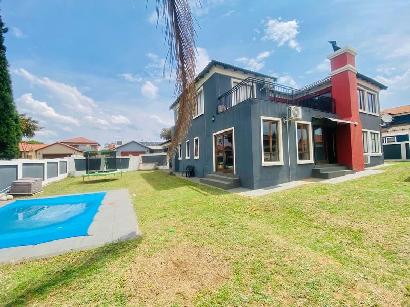 House For Sale in Thatchfield Close Estate, Centurion - Photo 1