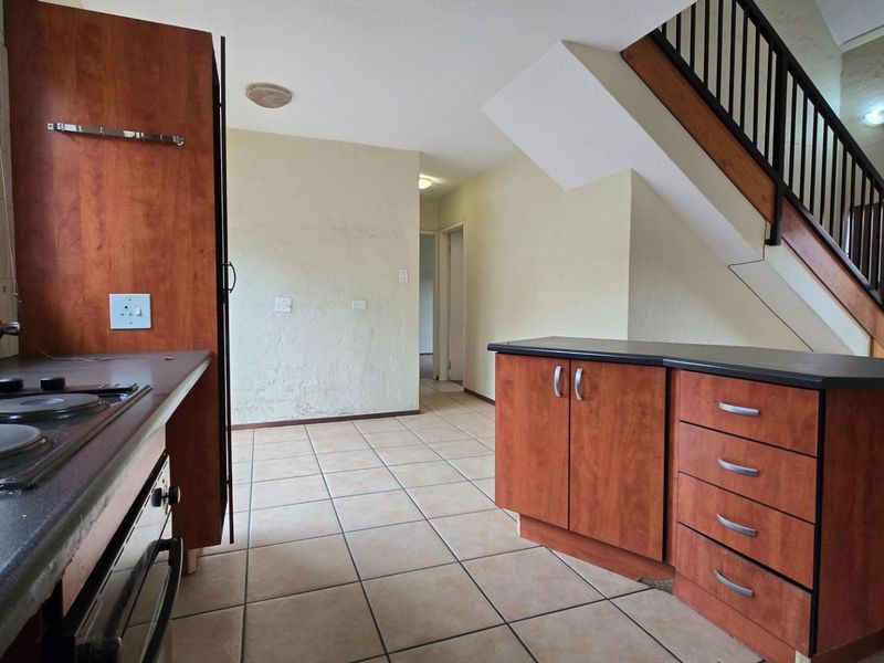 Townhouse Loft For Sale in Equestria Pretoria Gauteng - Photo 9